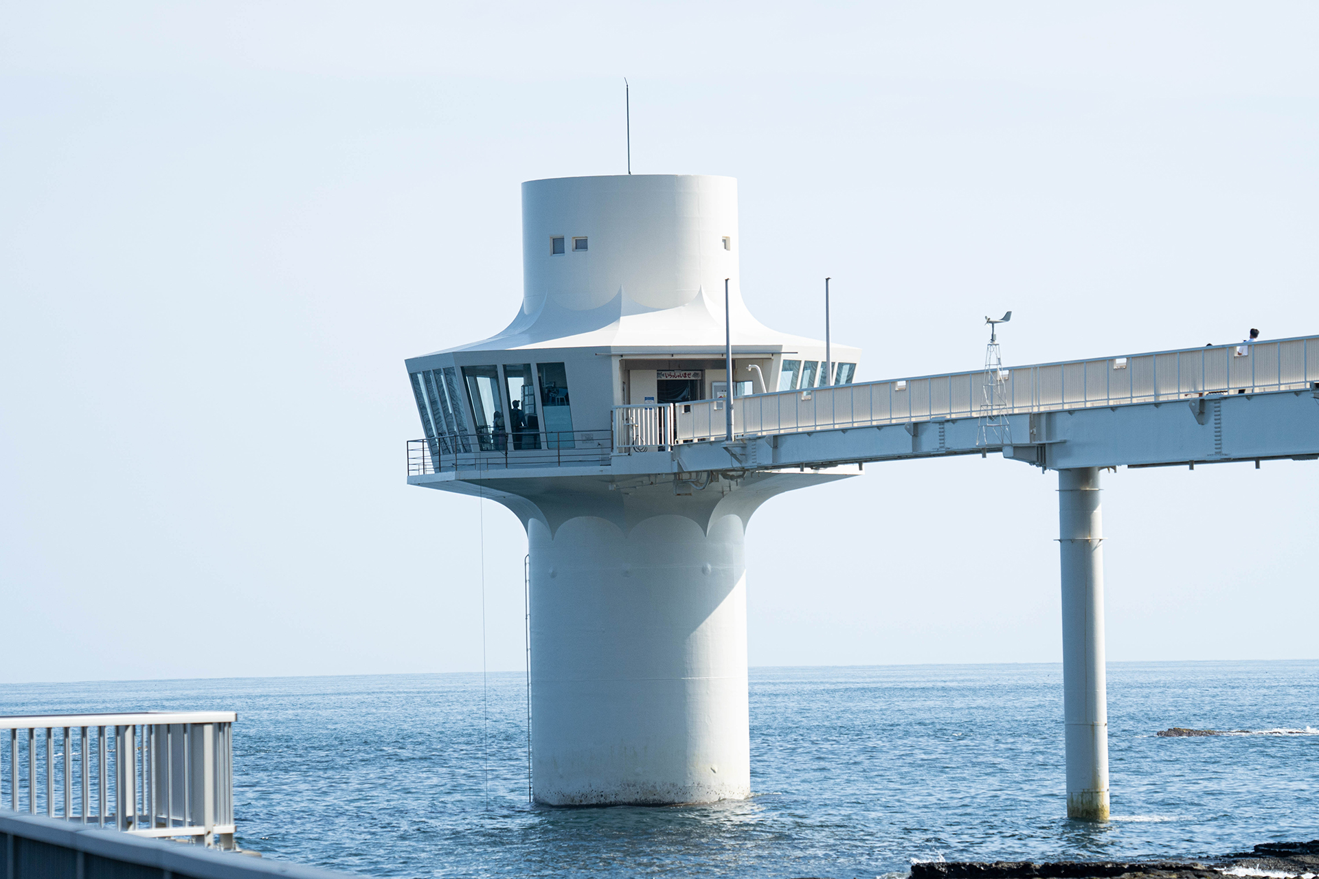 勝浦海中展望塔