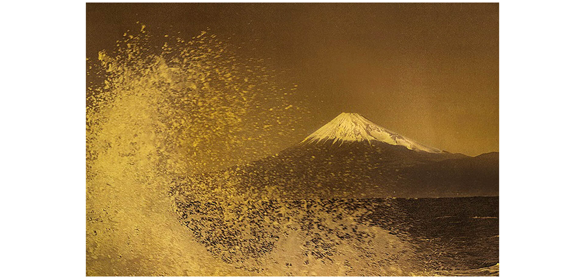 織作峰子写真展 「HAKU graphy Hommage to Hokusai(ハク　グラフィー　オマージュ　トゥ　ホクサイ)」