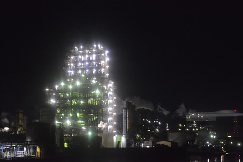 貸切列車で行く夜の鶴見線探訪 港湾・工場夜景の旅 日本旅行