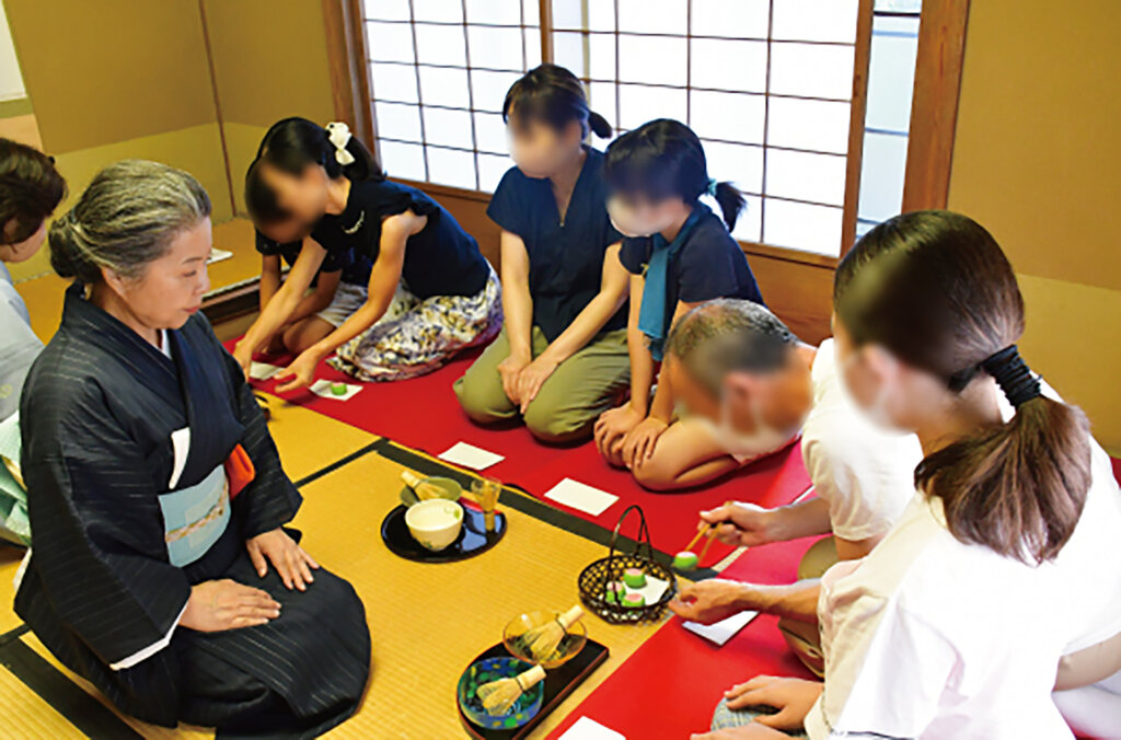 茶の湯体験の様子