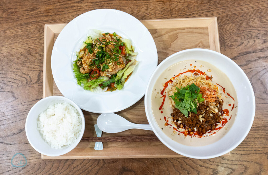 デニーズ×飯田商店　冷やし豆乳担々麺　セットメニュー　俯瞰写真