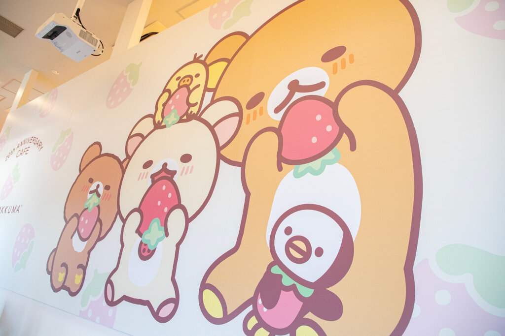 KORILAKKUMA 20th ANNIVERSARY CAFE　会場風景　イラスト