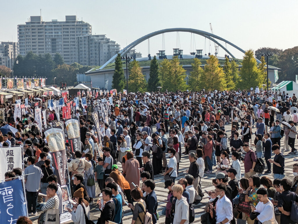 東京ラーメンフェスタ 2024　大混雑の会場風景