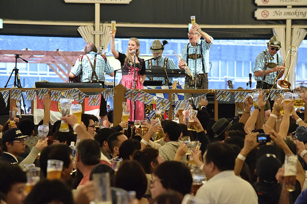 横浜オクトーバーフェスト ライブ演奏