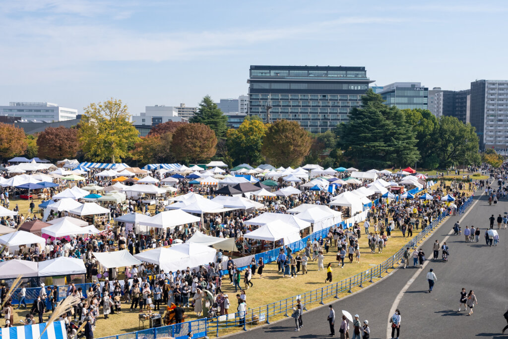 東京蚤の市　会場全景