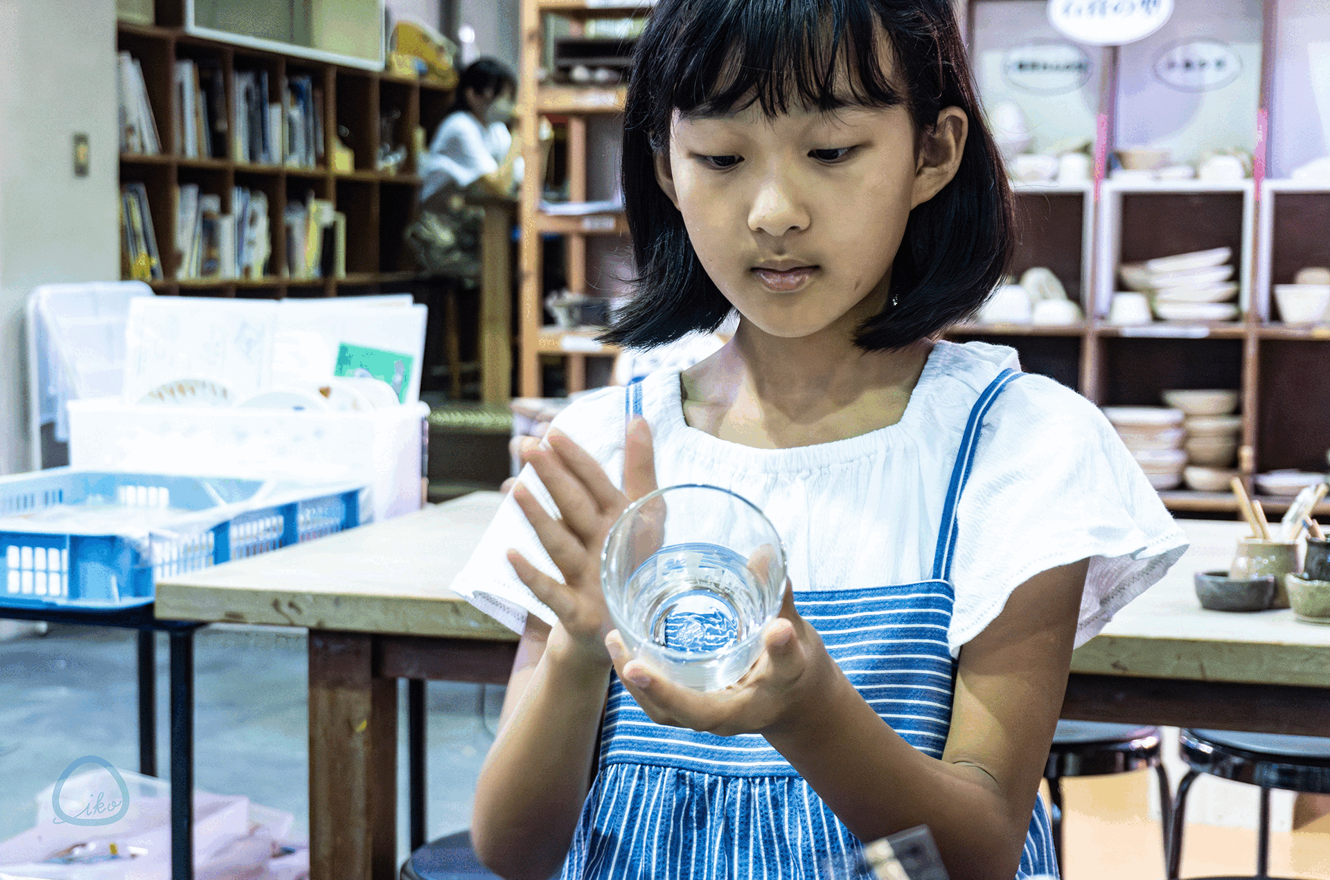 相模原　藤野芸術の家　ワークショップに参加する女の子