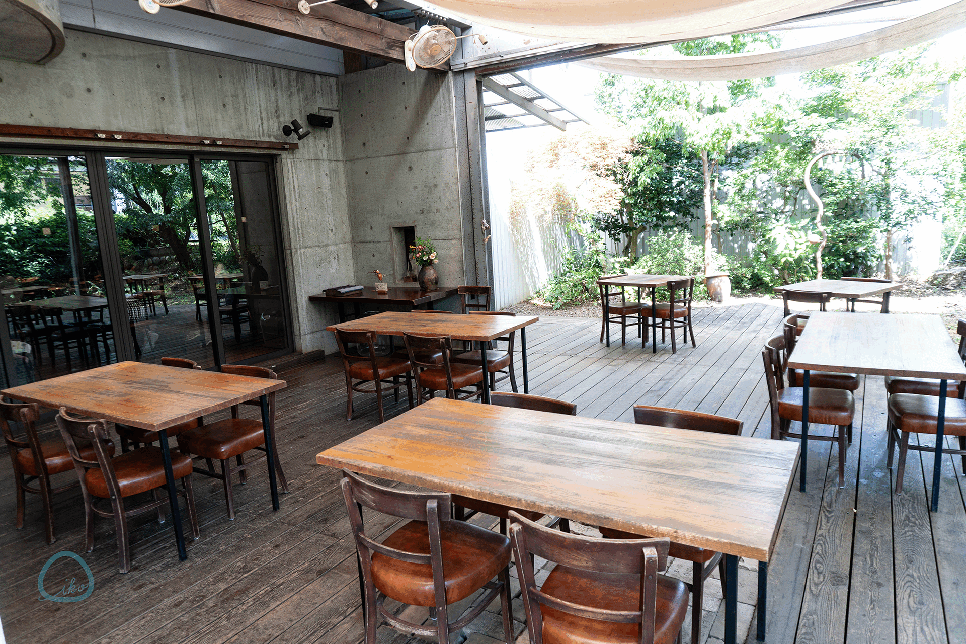 相模原　カフェレストランShu テラス席 綾戸智恵グランドピアノ