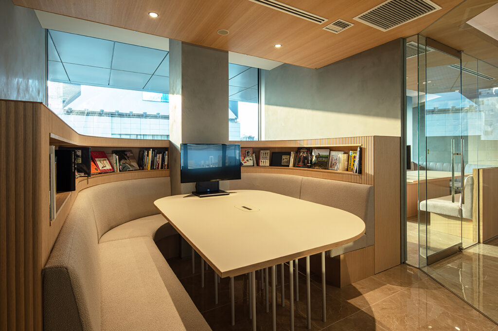 BUNKITSU TOKYO（ブンキツ トーキョー） 文喫東京　ニュウマン高輪　店内の様子