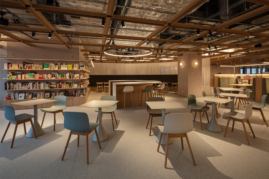 BUNKITSU TOKYO（ブンキツ トーキョー） 文喫東京　ニュウマン高輪　店内の様子