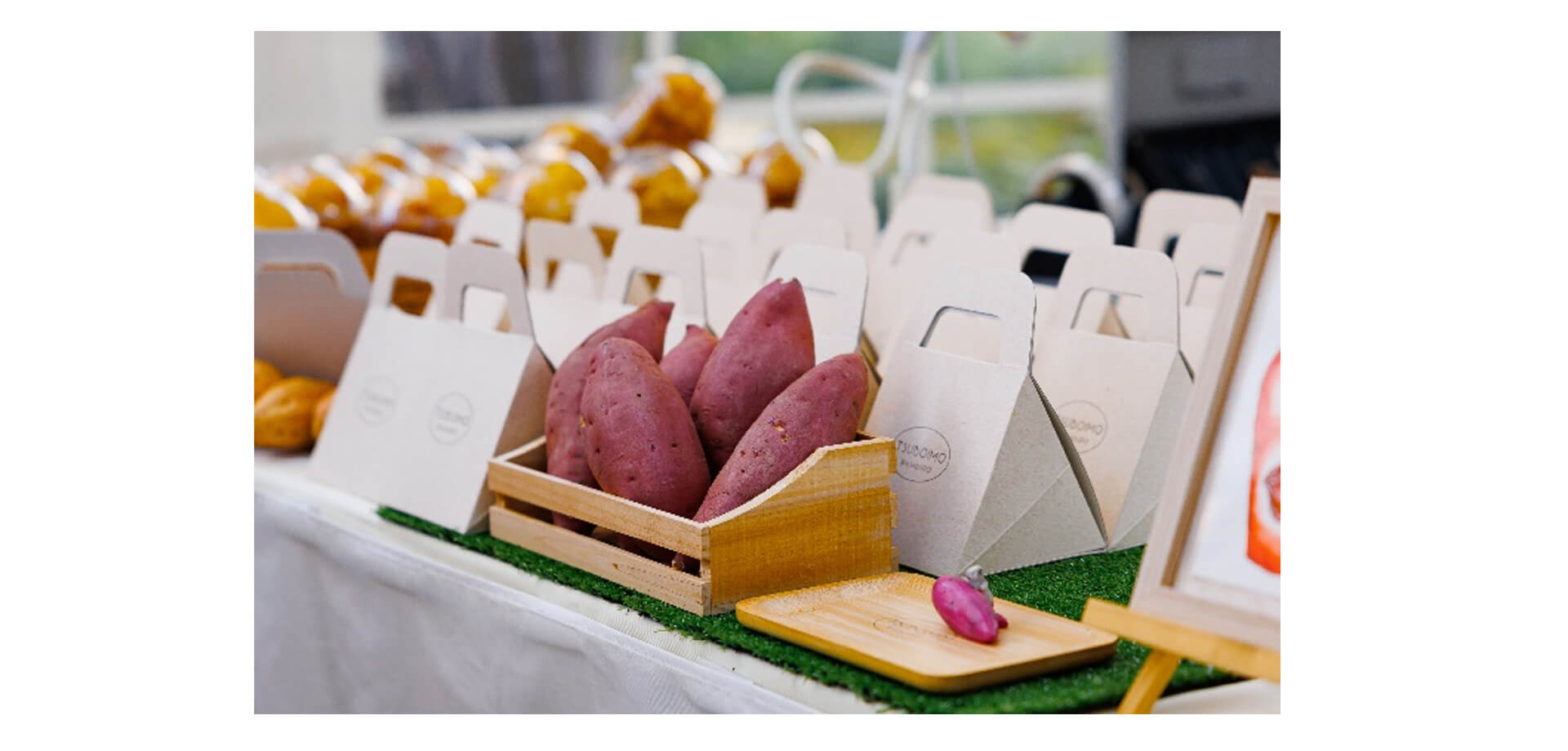 麻布台ヒルズ「やきいも広場」　販売やきいも