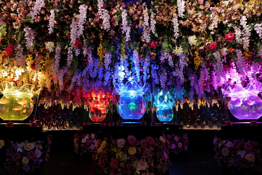 金魚泳ぐ幻想秋夜2025