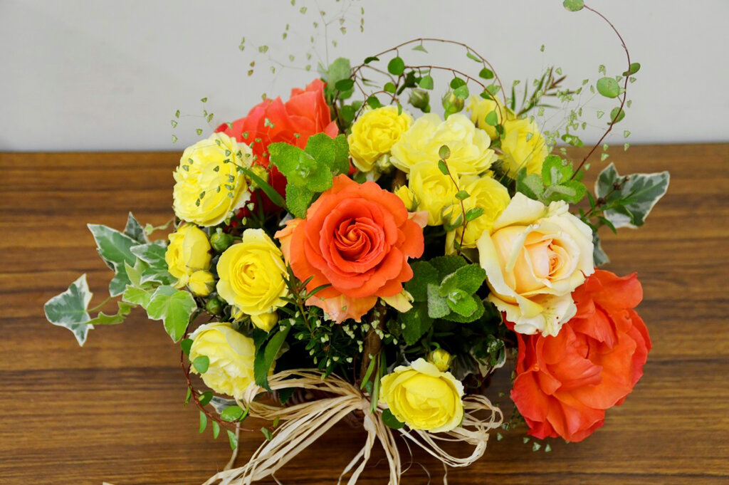黄色とオレンジのローズブーケ
