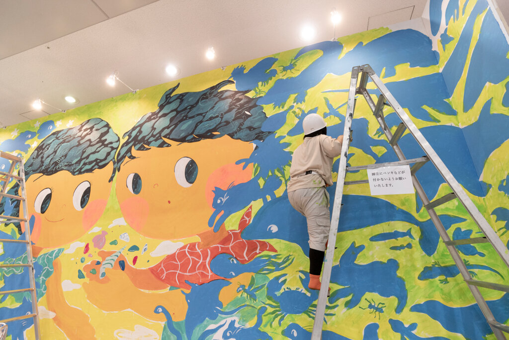 デザインフェスタ　会場風景　ライブペイント