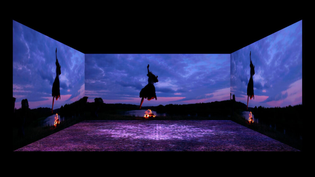 THE MOVEUM YOKOHAMA by TOYOTA GROUP　「LISTEN.」ONE MOMENT