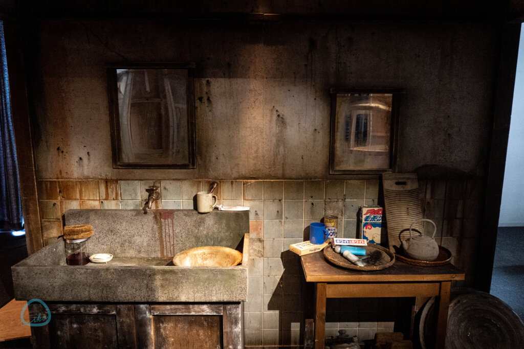 ホラーにふれる展　東京ソラマチ　展示風景　流し場