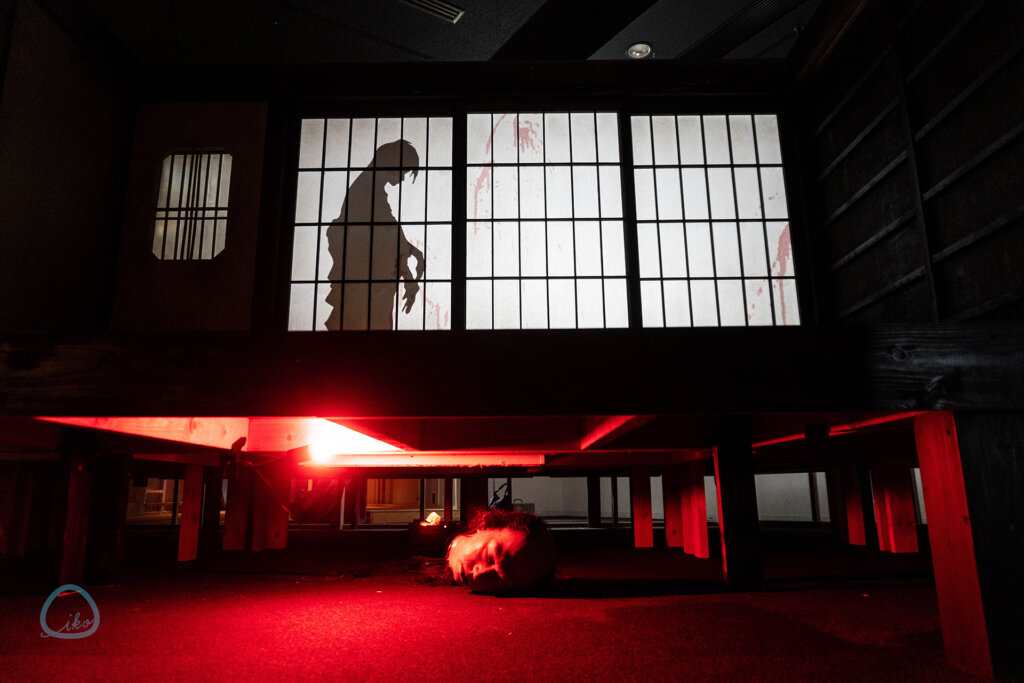 ホラーにふれる展　東京ソラマチ　展示風景　囲炉裏の影絵