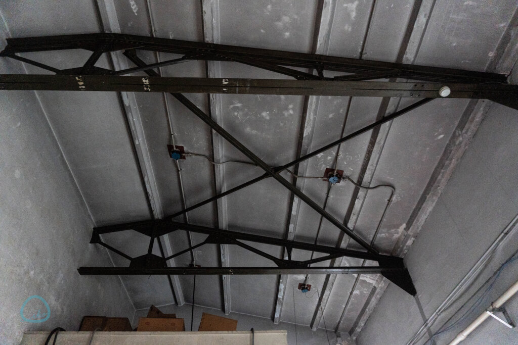 陸軍板橋火薬製造所跡 旧理化学研究所跡 内部 トラス構造の屋根