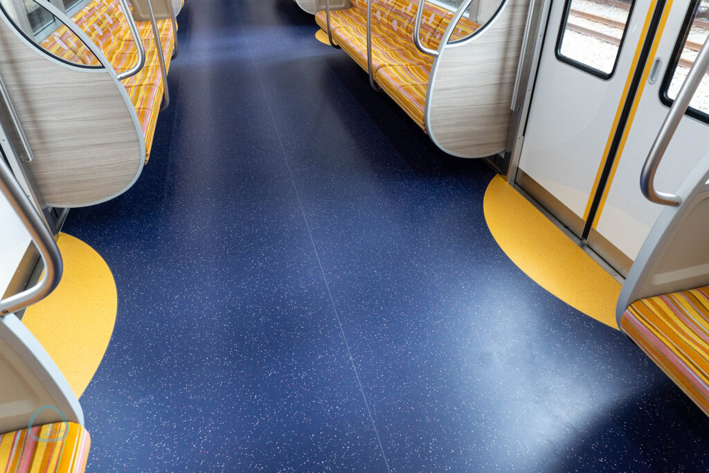 京王線　2000系電車　内装