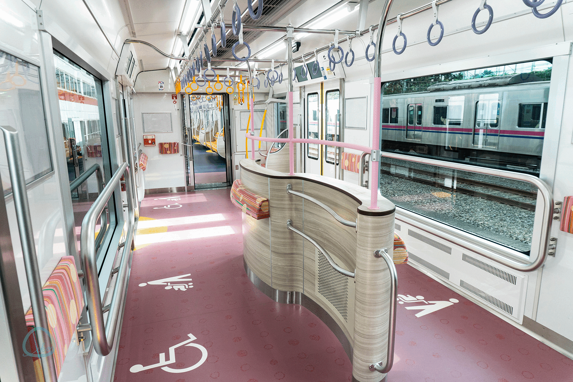 京王線　2000系電車　ひだまりスペース