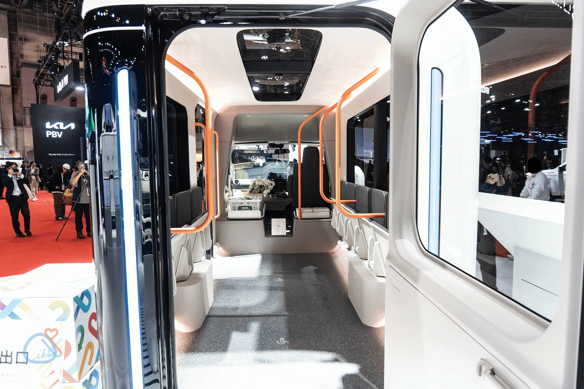 ジャパンモビリティショー　日野　ポンチョドット　運送車