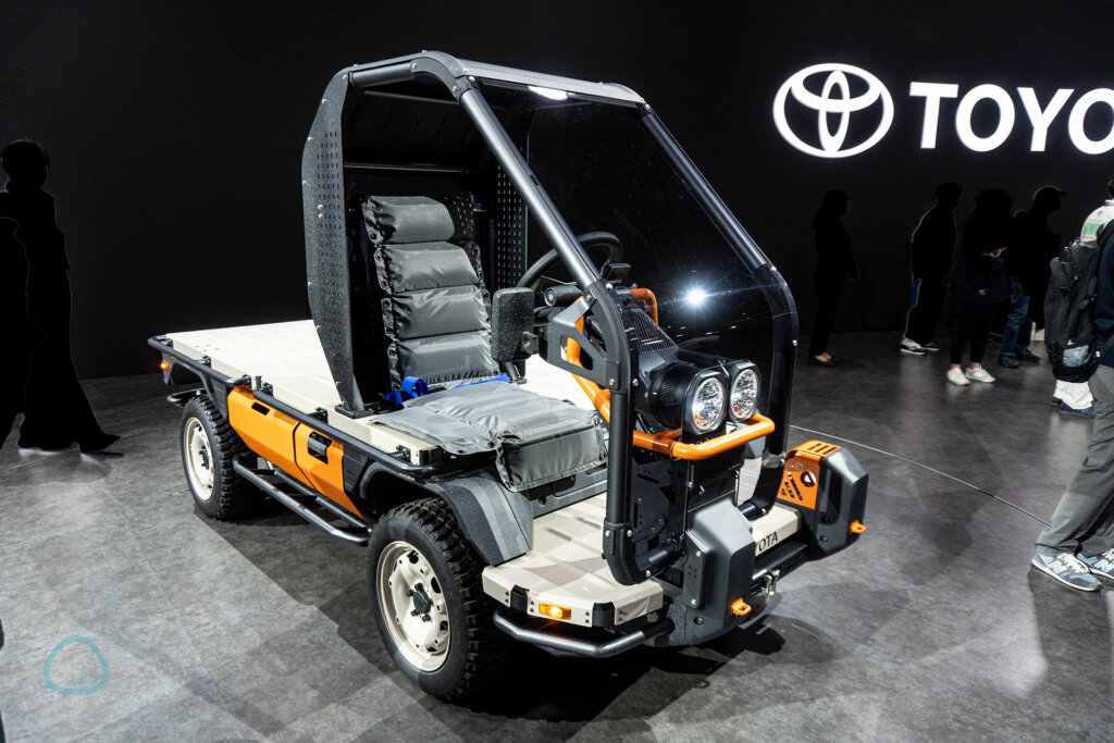 ジャパンモビリティショー　トヨタ　バギー風の作業車