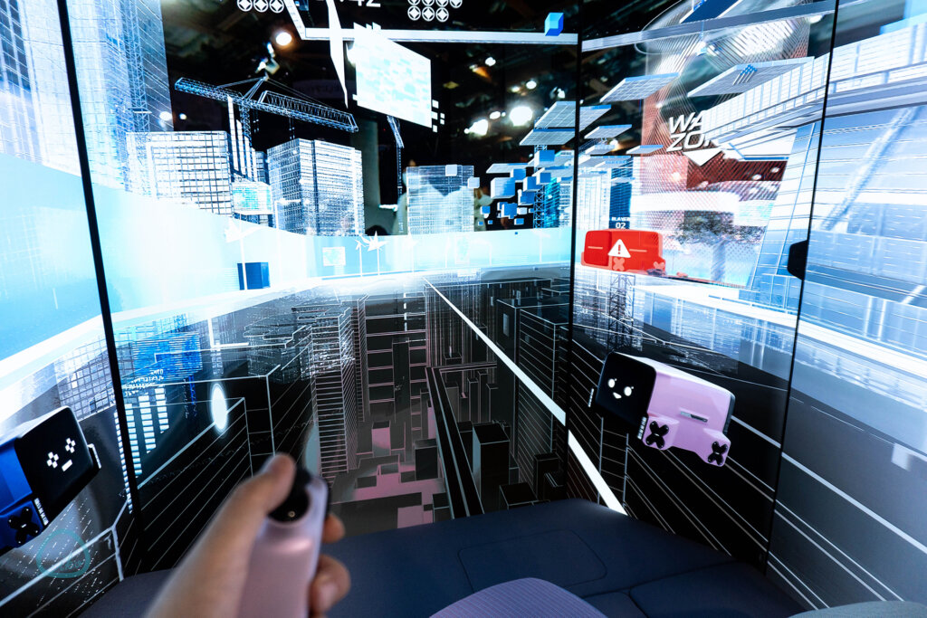 ジャパンモビリティショー　トヨタ　サイバーラブ体験の様子