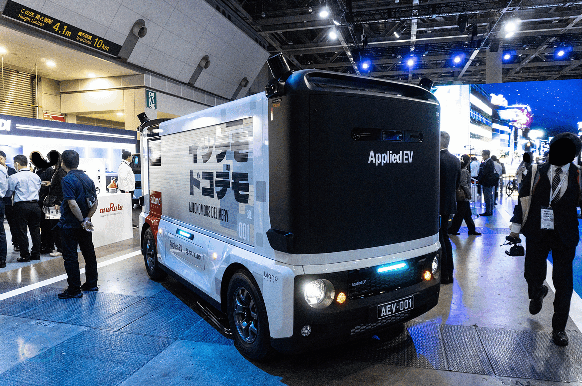 ジャパンモビリティショー 会場風景 suzuki