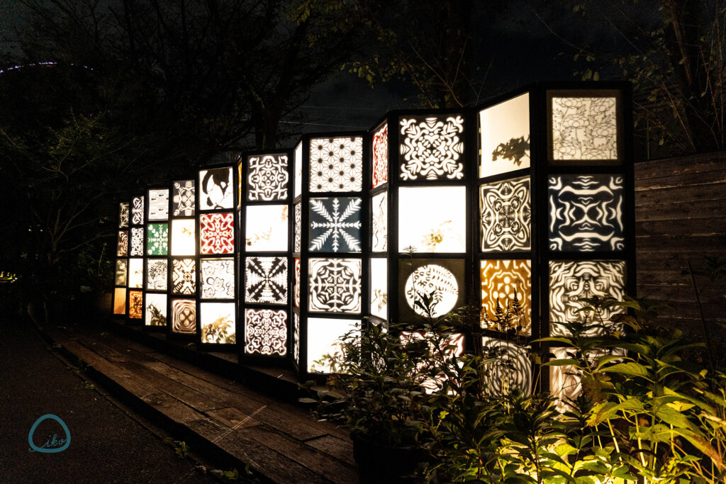 HANA BIYORI　HAHAあかり　会場風景　切り絵屏風