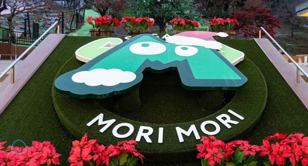 さがみ湖イルミリオン　たまごっち　会場風景　モリモリ看板