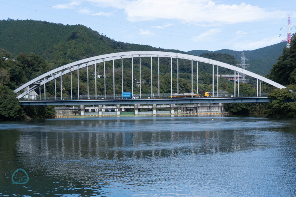 相模湖　遊覧船からの眺め　相模湖大橋