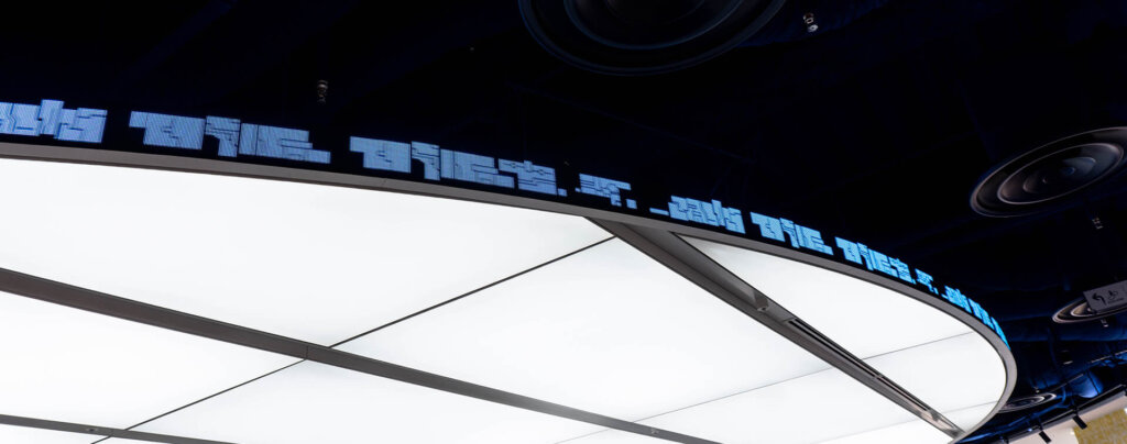 ワンピースベースショップ 販売グッズ 天井サイン