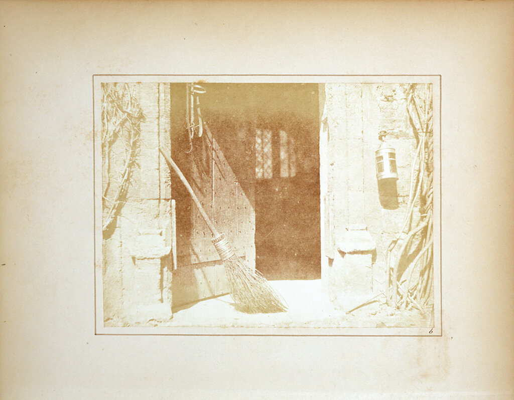 「開いた扉」の挿絵