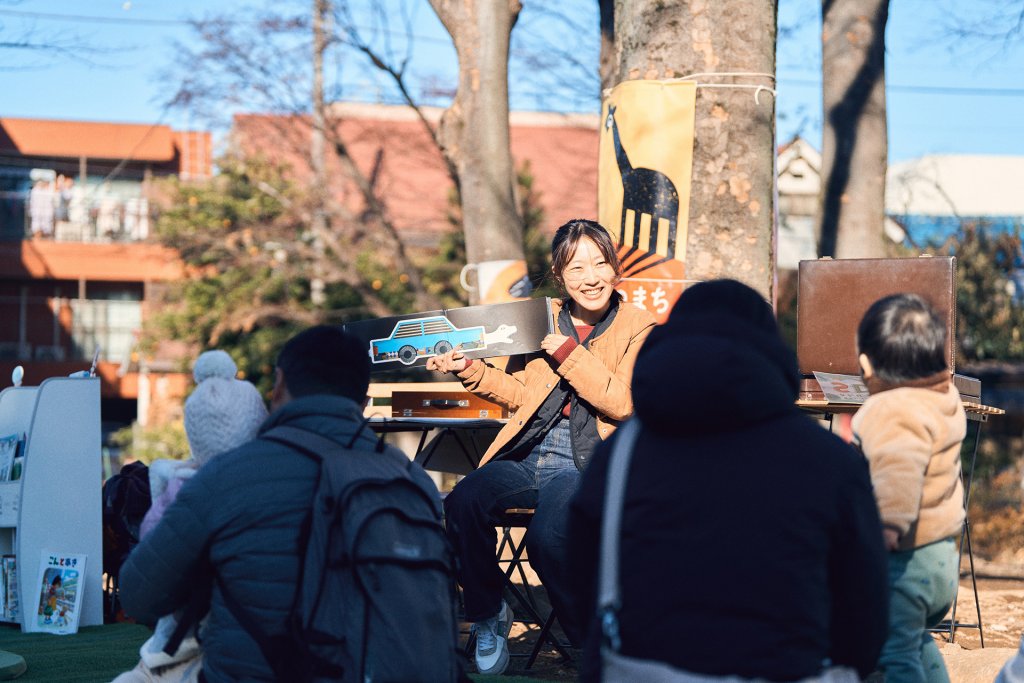 紙芝居で語る弁士