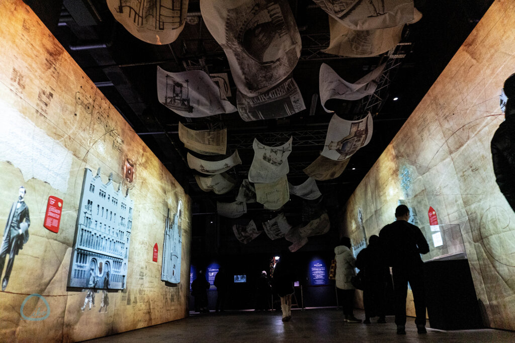 NAKED meets ガウディ展　会場風景