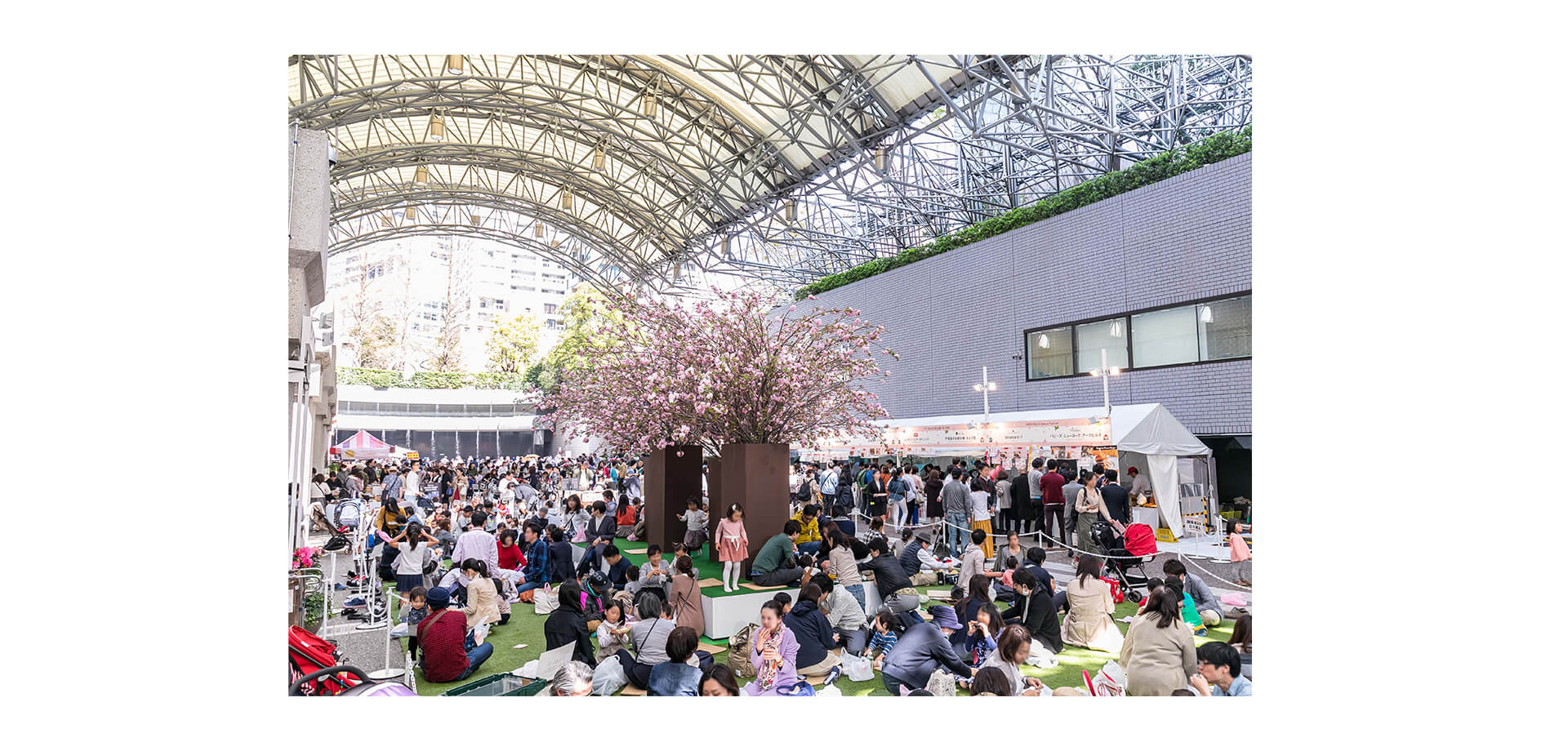 アークヒルズ さくらまつりの様子