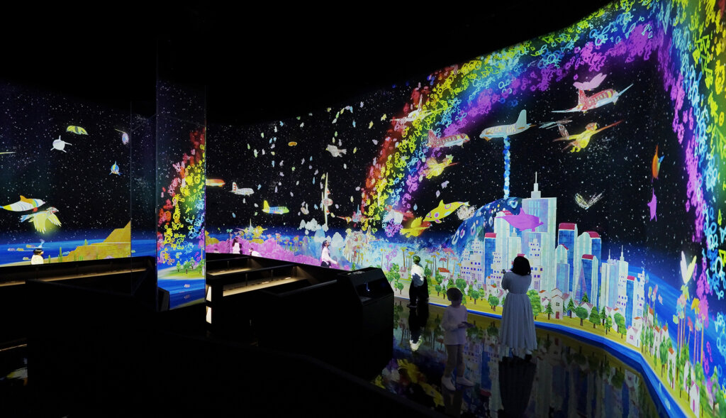 航空科学博物館「チームラボ スケッチ環世界」会場の様子