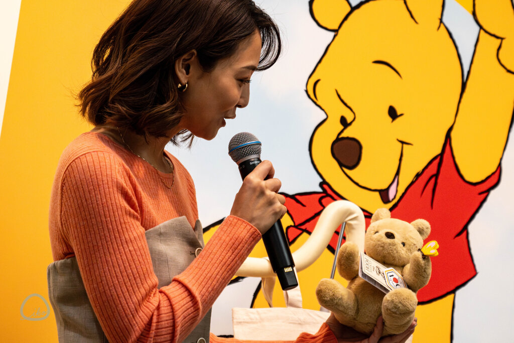 くまのプーさん展　相武紗季とぬいぐるみ