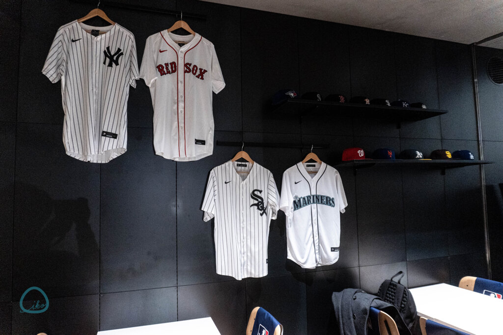MLB Breakfast Club 会場風景 展示ユニフォーム