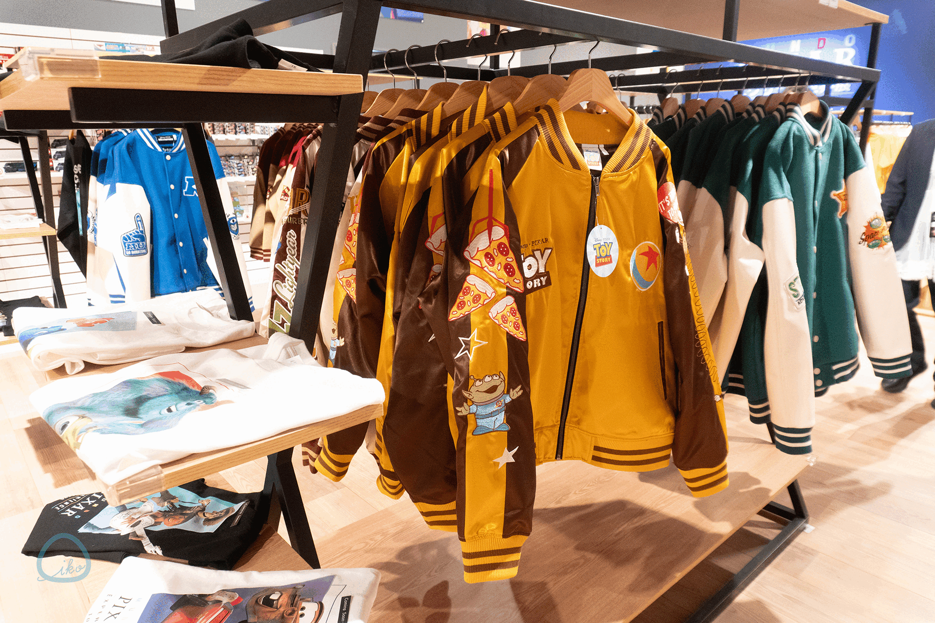 ピクサーの世界展　グッズいろいろ