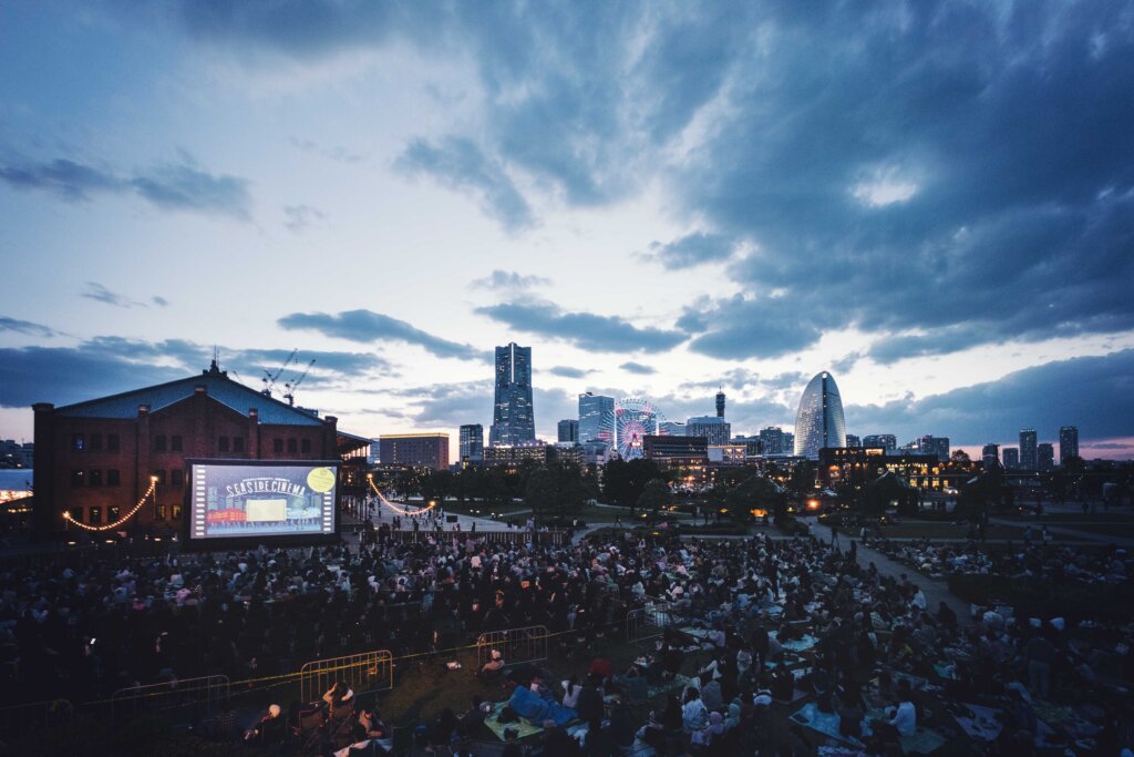 横浜赤レンガ　屋外ナイトシネマ