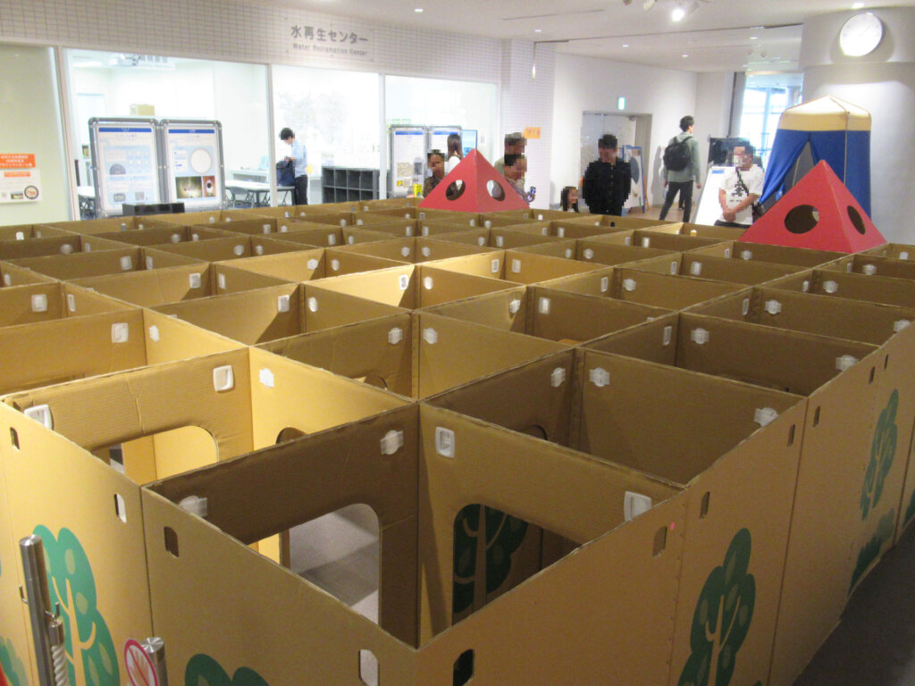 ダンボール迷路