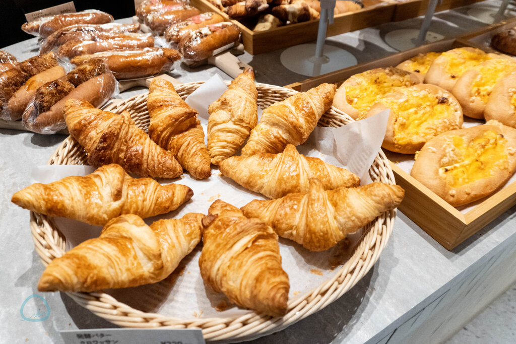 ベーカリーカフェC　販売パン　クロワッサン
