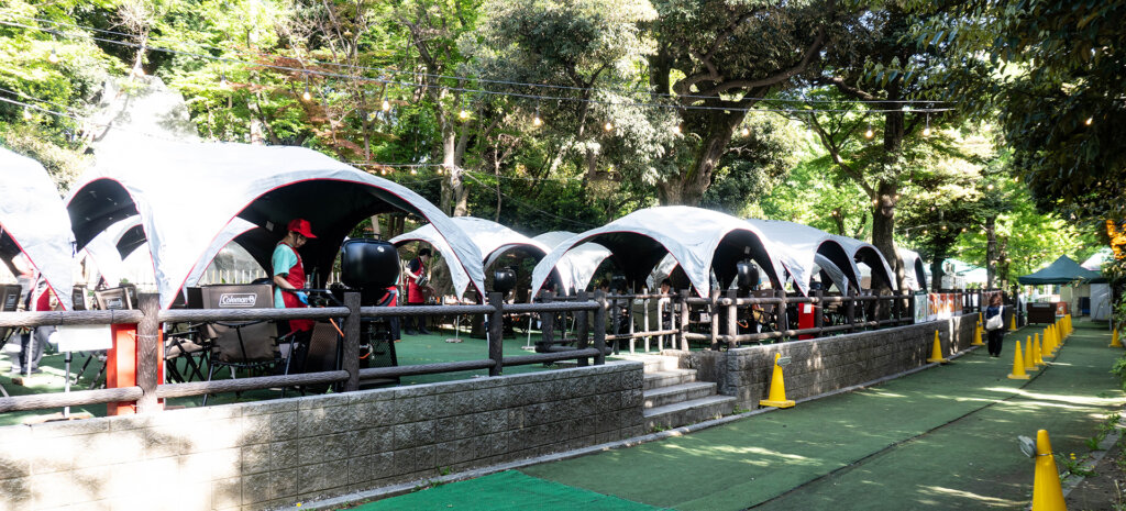 森のビアガーデン　タープエリア全景