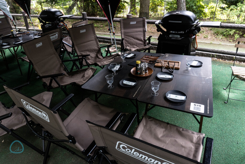 森のビアガーデン　タープエリア内部