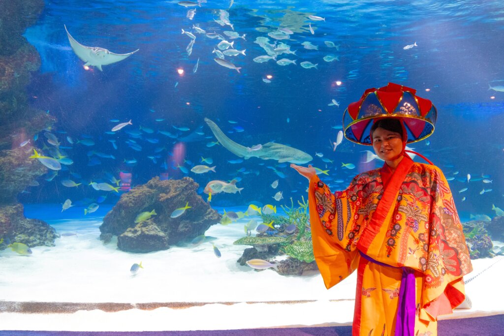 水族館で沖縄民謡