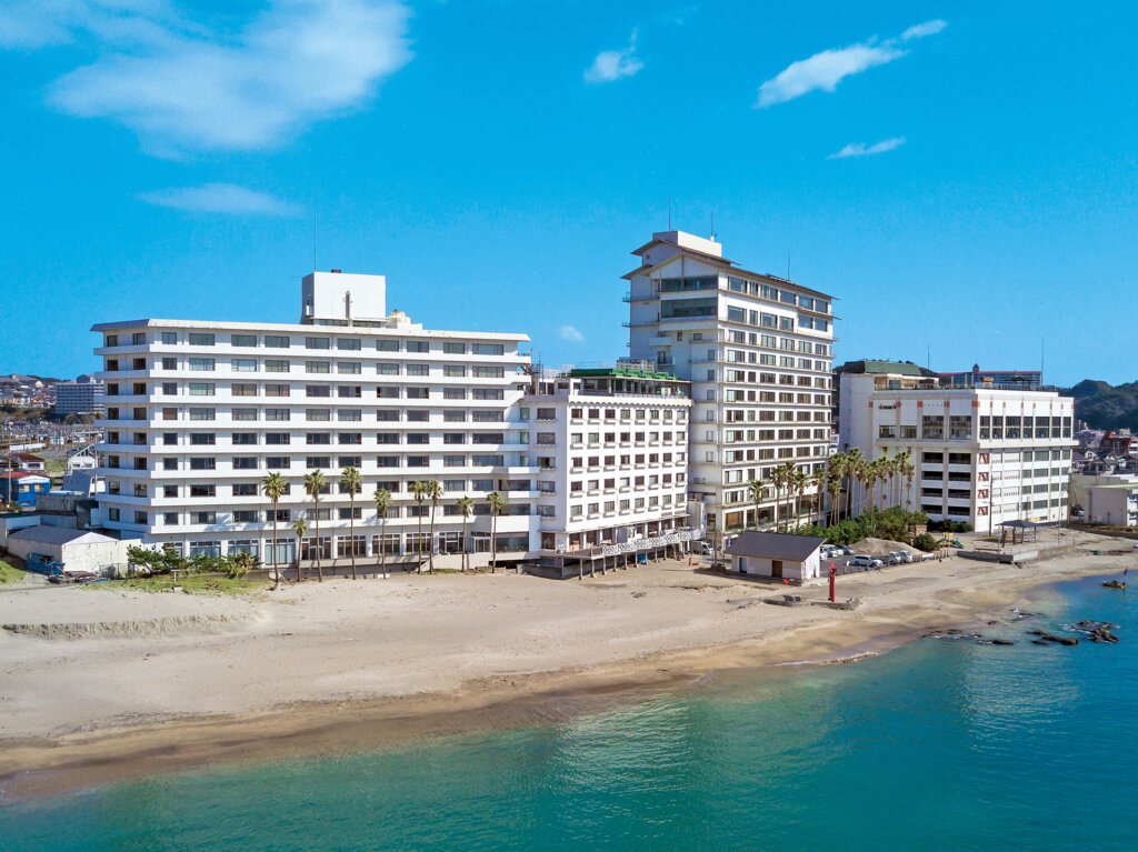 三日月シーパークホテル勝浦 外観建物