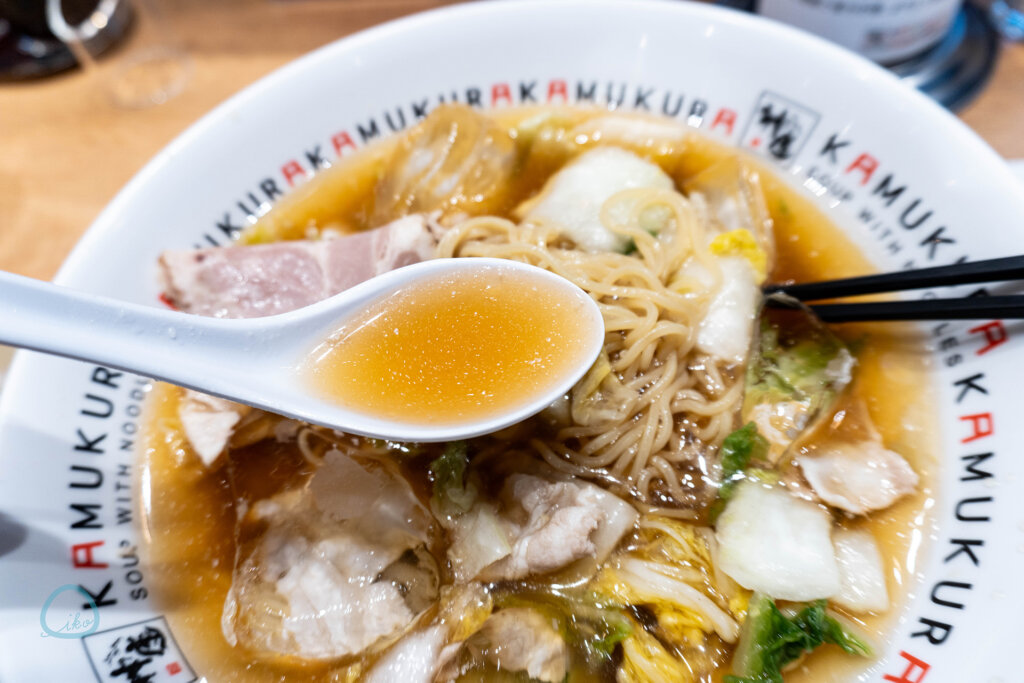 どうとんぼり神座　冷たいおいしいラーメン　透明スープ