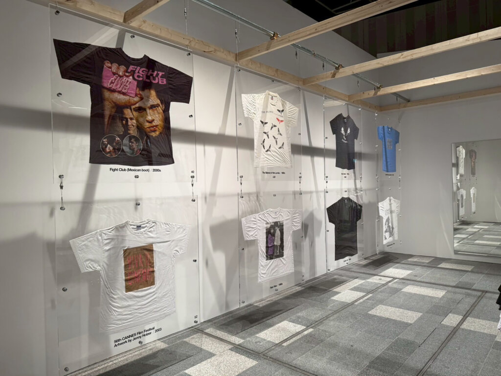 大Tシャツ展2026 会場展示風景