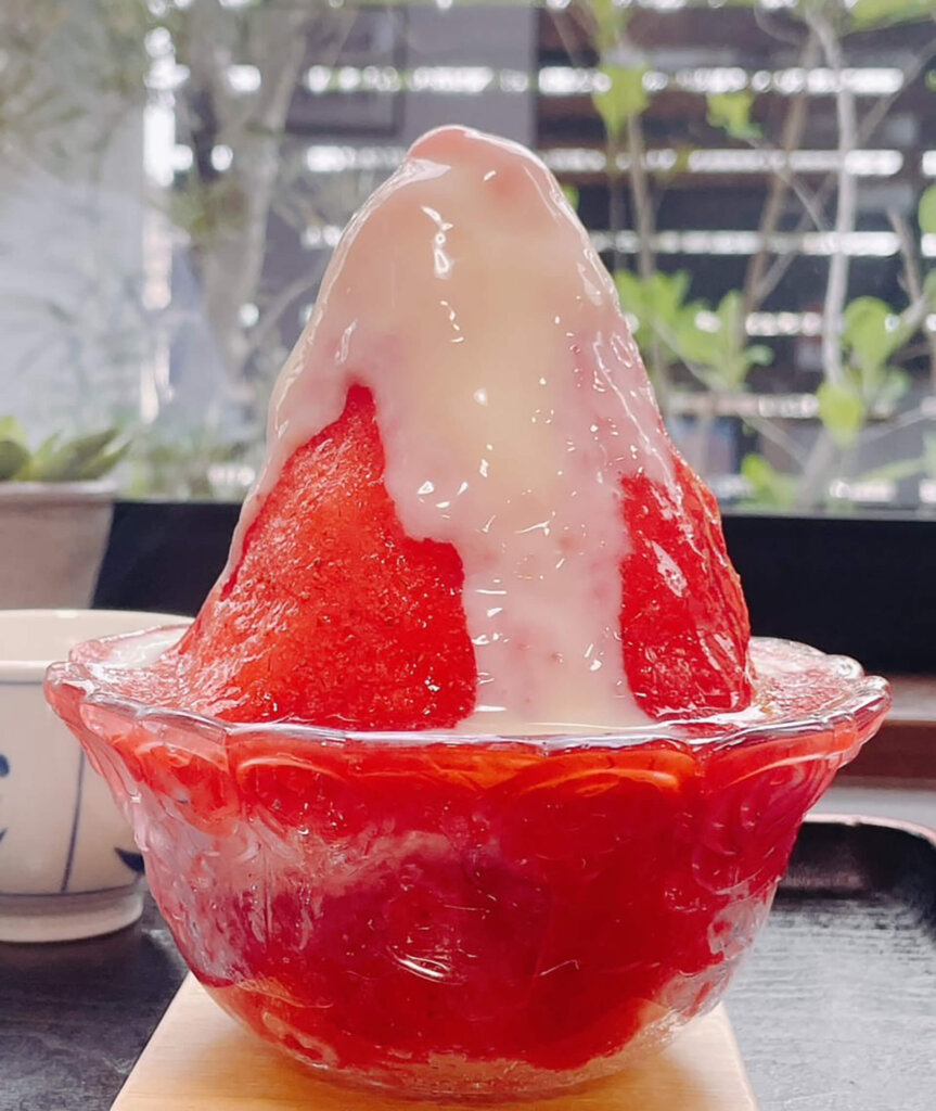 登泉堂 あまおうを使ったかき氷