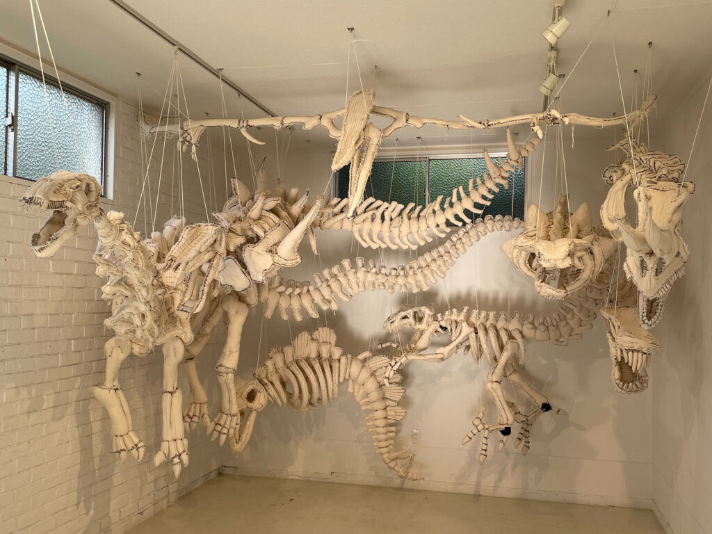 下田昌克 恐竜人間展 展示の骨